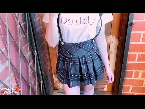 ❤️ Schoolgirl Mengisap penisnya dalam-dalam dan meniduri alih-alih kelas. ❤ Seks berkualitas pada kami